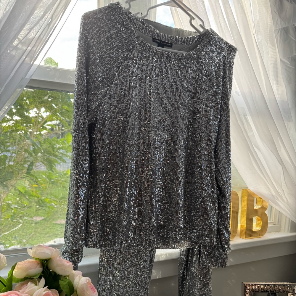 Silver sequins pants suit